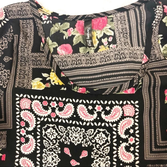 🍁 Runway Story | Mixed Print Peplum Boho Crop Top - Picture 2 of 4